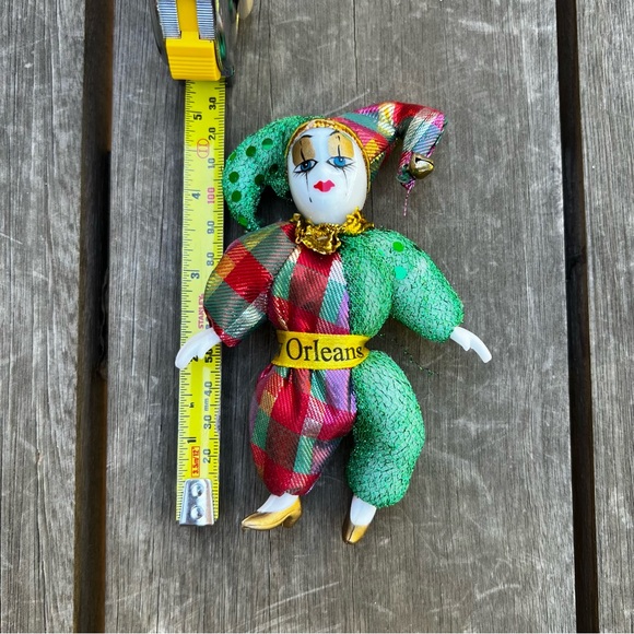 Vintage 90s New Orleans Mardi Gras Porcelain Jester Refrigerator Magnet - Picture 5 of 5